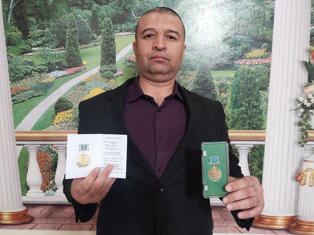 Congratulations to Maksudbek Karimovich with a badge