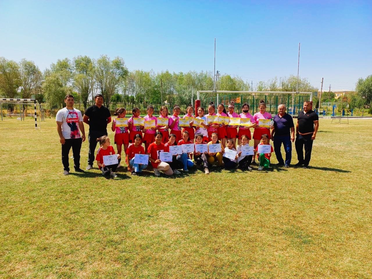 В Сырдарье прошёл чемпионат области среди девушек по регби-7